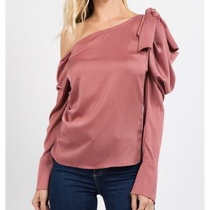 Lulumari one shoulder top